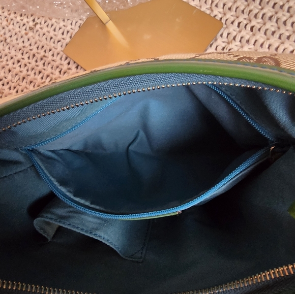 Gucci Abbey Hobo PM - Picture 12 of 14